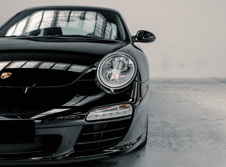 Jízda v Porsche 911 na polygonu Most - 2 kola
